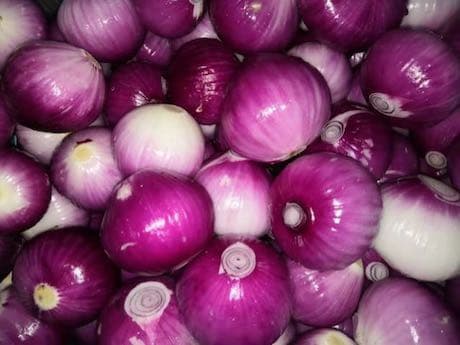 Red Onion China Peeled (sold per kg)