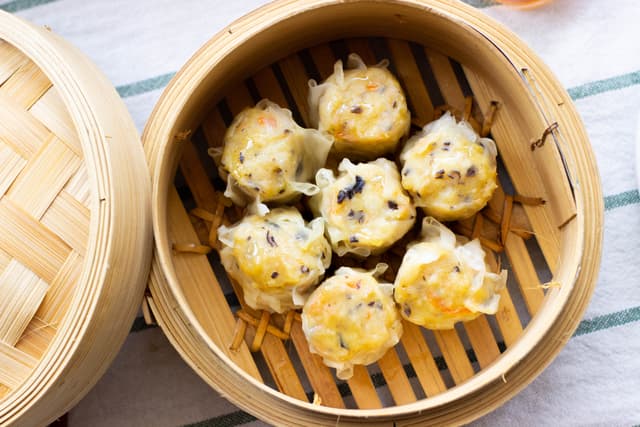 Carrot Siew Mai 18pcs (sold per pack) 萝卜烧卖