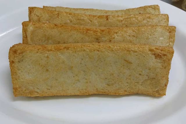 Kek Ikan Panjang - 450g (sold per pack)