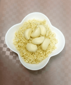 Chopped White Garlic - 1kg/pack (sold per pack)